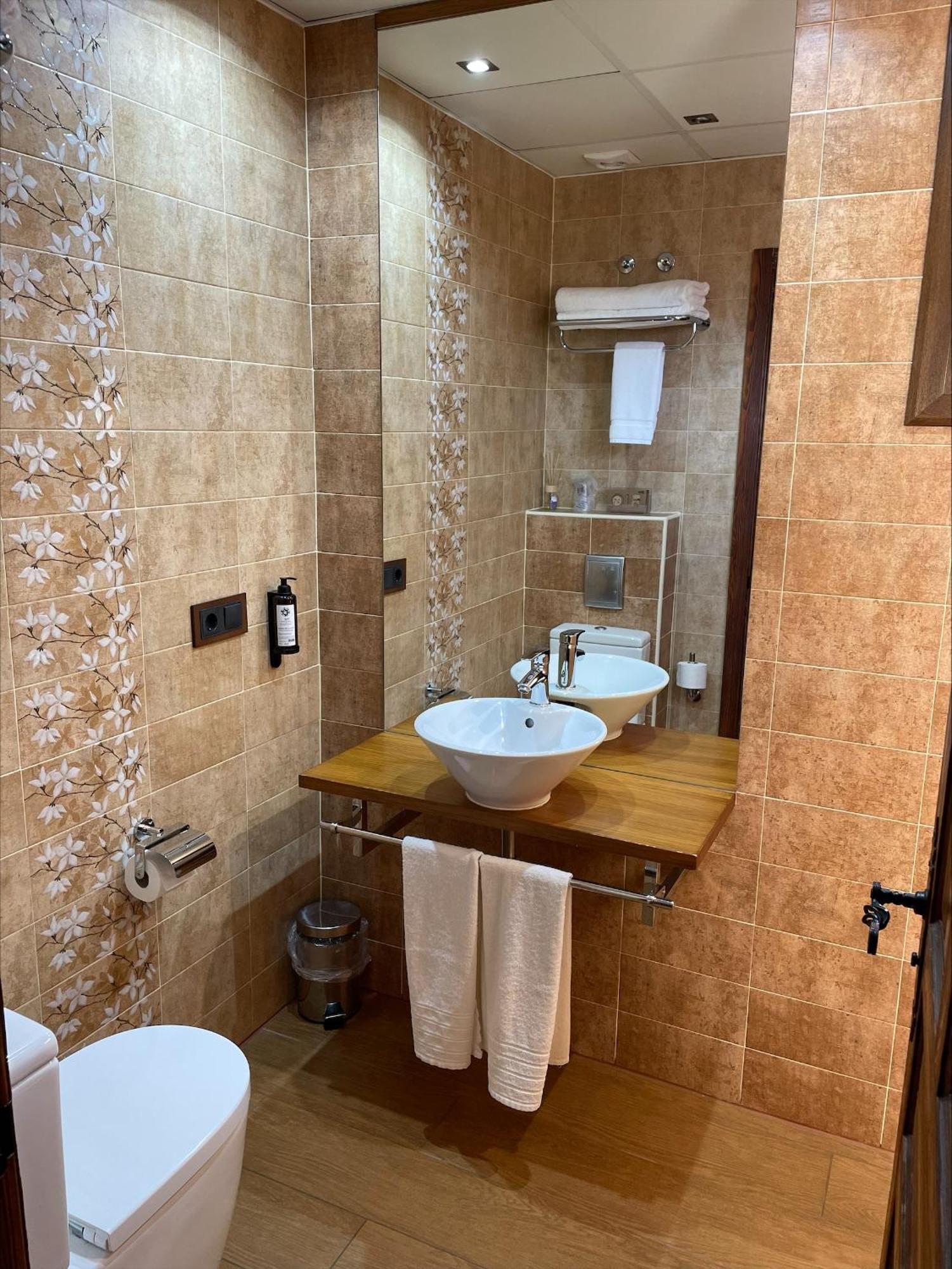 Casa Lola Hotel Руеда Екстериор снимка